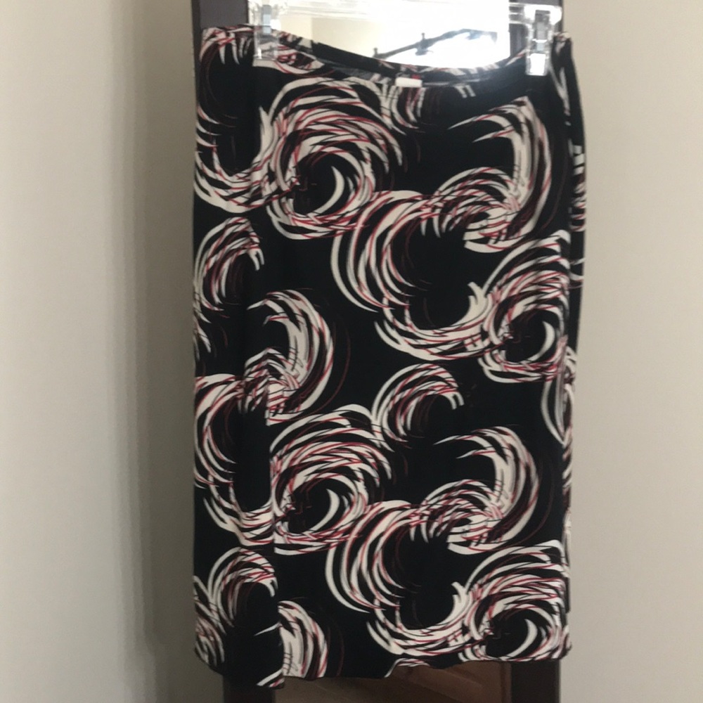 Light weight skirt